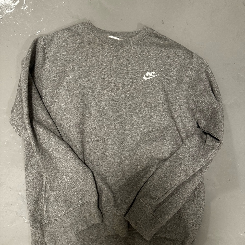 Nike Women’s Heather Gray Crewneck Sweater